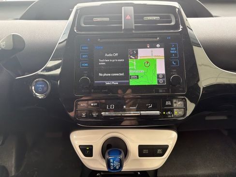 Used 2017 Toyota Prius Three Touring FWD image 8