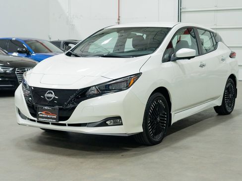 Used 2025 Nissan Leaf SV Plus image 3
