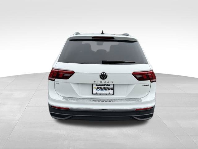Used 2023 Volkswagen Tiguan SE w/ Panoramic Sunroof Package AWD/4WD image 11