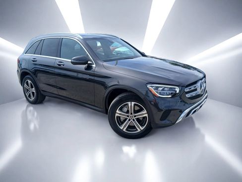 Used 2021 Mercedes-Benz GLC 300 image 2