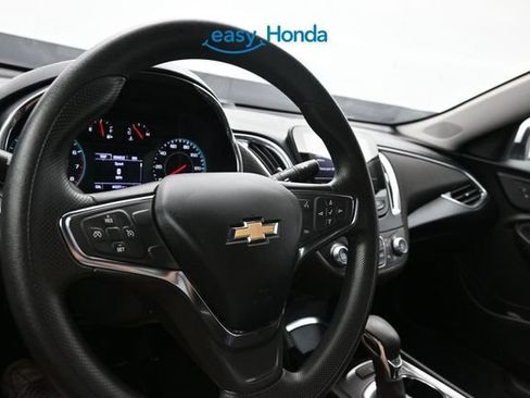 Used 2021 Chevrolet Malibu LT FWD image 10