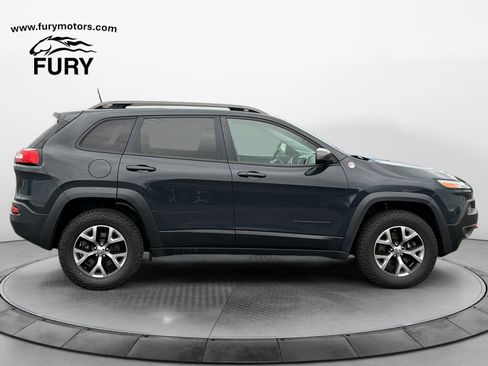 Used 2016 Jeep Cherokee Trailhawk w/ Comfort/Convenience Group AWD/4WD image 2