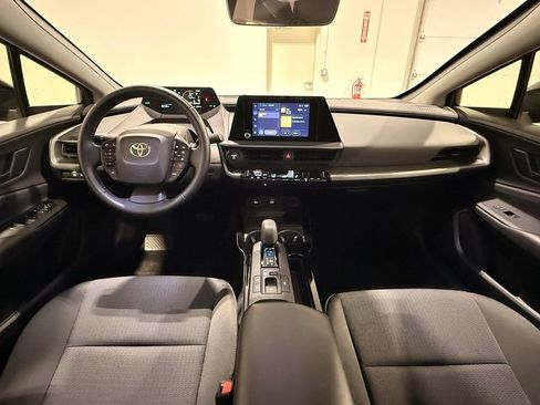 Used 2025 Toyota Prius LE FWD image 27