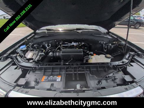 Used 2023 Ford Explorer XLT AWD/4WD image 23