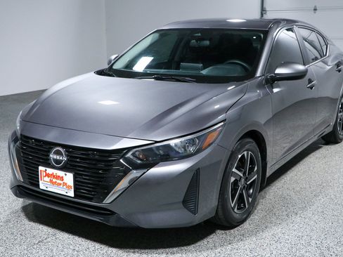 Used 2025 Nissan Sentra SV FWD image 29