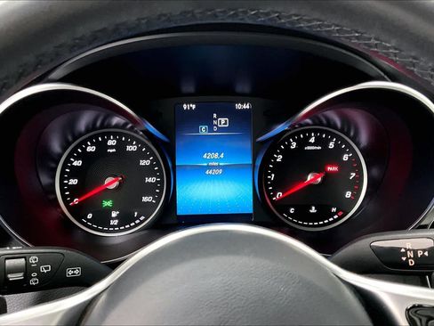 Used 2022 Mercedes-Benz GLC 300 image 23
