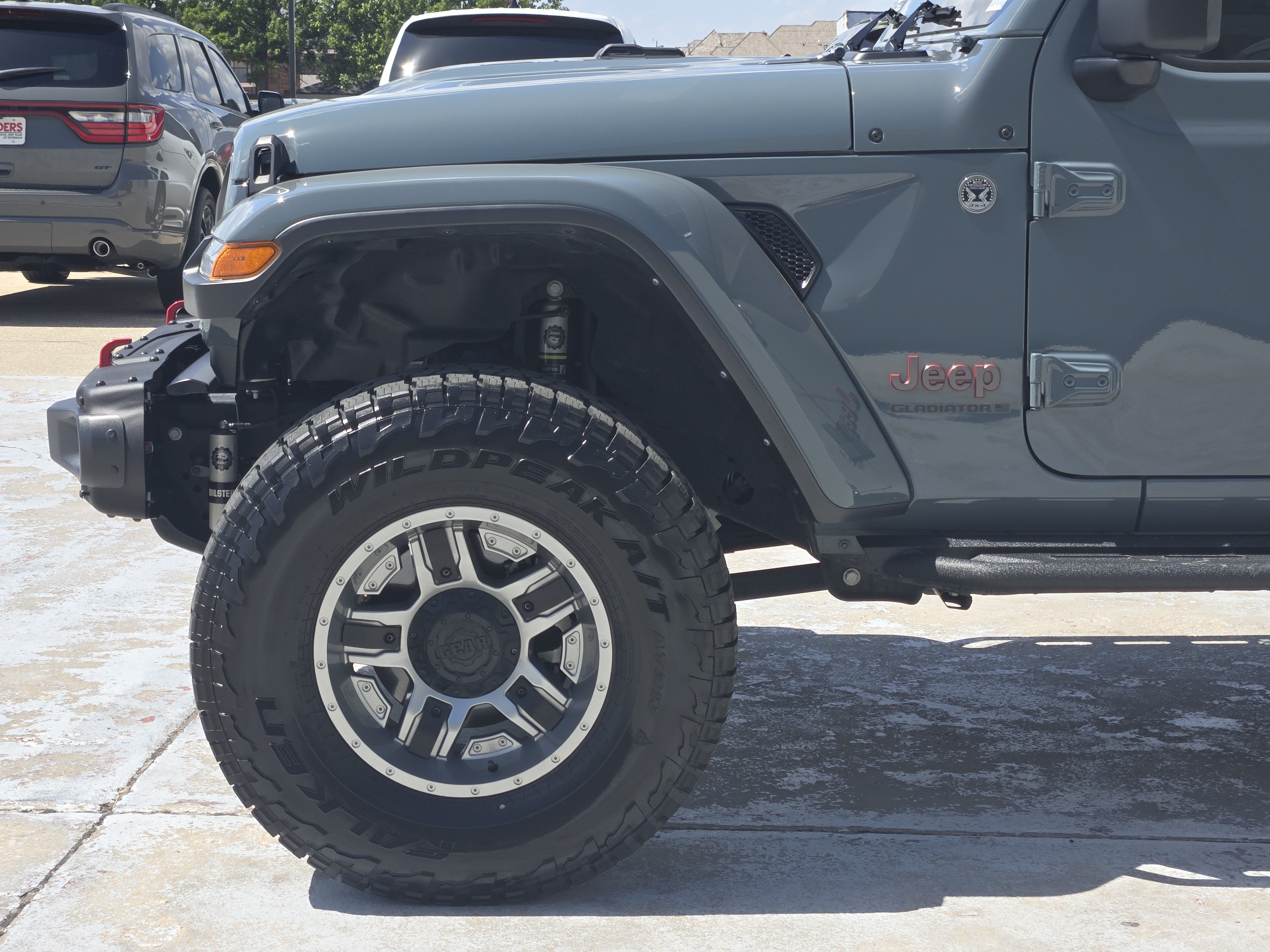 Used 2025 Jeep Gladiator Rubicon AWD/4WD image 9