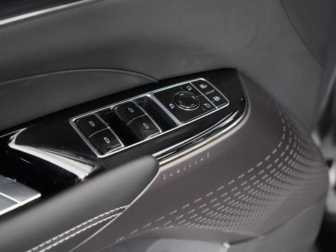 Used 2024 Cadillac Lyriq Luxury AWD/4WD image 18