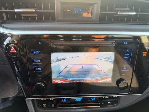 Used 2017 Toyota Corolla LE w/ Carpet Mat Package (TMS) FWD image 22