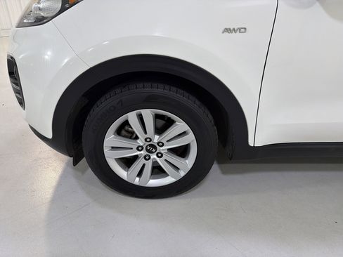 Used 2019 Kia Sportage LX image 9