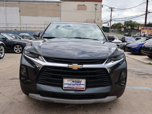 Used 2019 Chevrolet Blazer LT FWD image 2