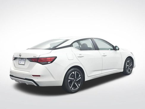 Used 2024 Nissan Sentra SV FWD image 6