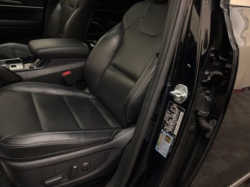 Certified 2023 Kia Telluride S w/ S Sunroof Package image 11