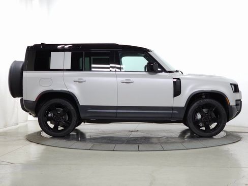 Used 2026 Land Rover Defender 110 S AWD/4WD image 7