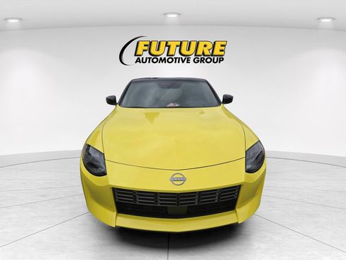 Used 2023 Nissan Z w/ Floor Mat Package (L93) RWD image 2
