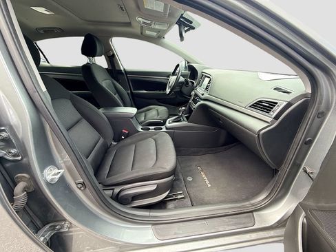 Used 2017 Hyundai Elantra Value Edition w/ Cargo Package FWD image 33