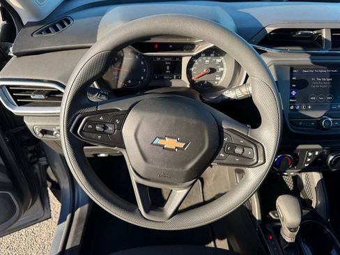 Used 2022 Chevrolet TrailBlazer LS image 12