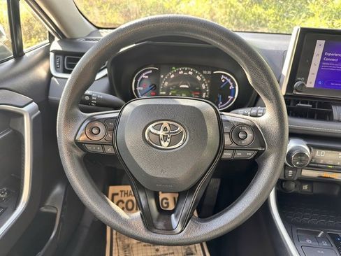 Used 2024 Toyota RAV4 XLE image 28