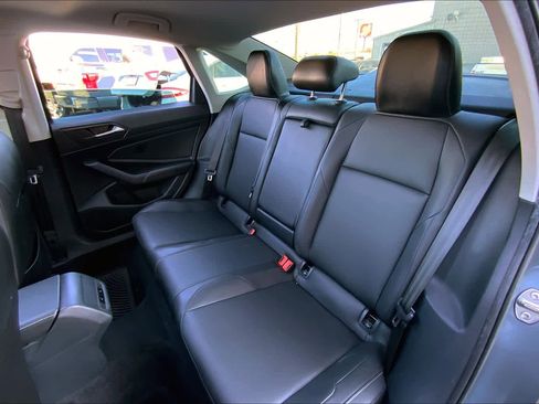 Used 2019 Volkswagen Jetta SEL w/ Cold Weather Package image 20
