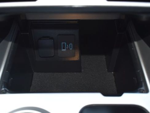 Used 2023 Ford Explorer Limited w/ Class IV Trailer Tow Package AWD/4WD image 36