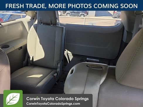 Used 2015 Toyota Sienna XLE Premium FWD image 12