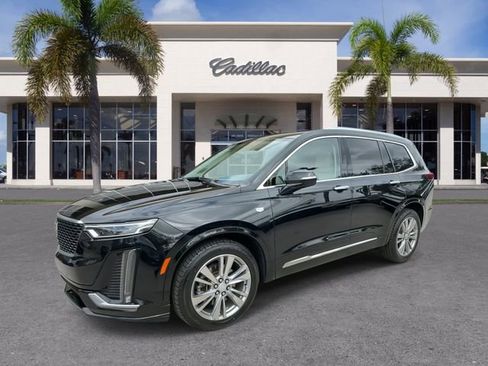 Used 2023 Cadillac XT6 Premium Luxury w/ Technology Package image 6