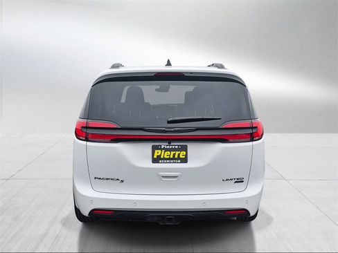 New 2026 Chrysler Pacifica Limited w/ S Appearance Package image 5