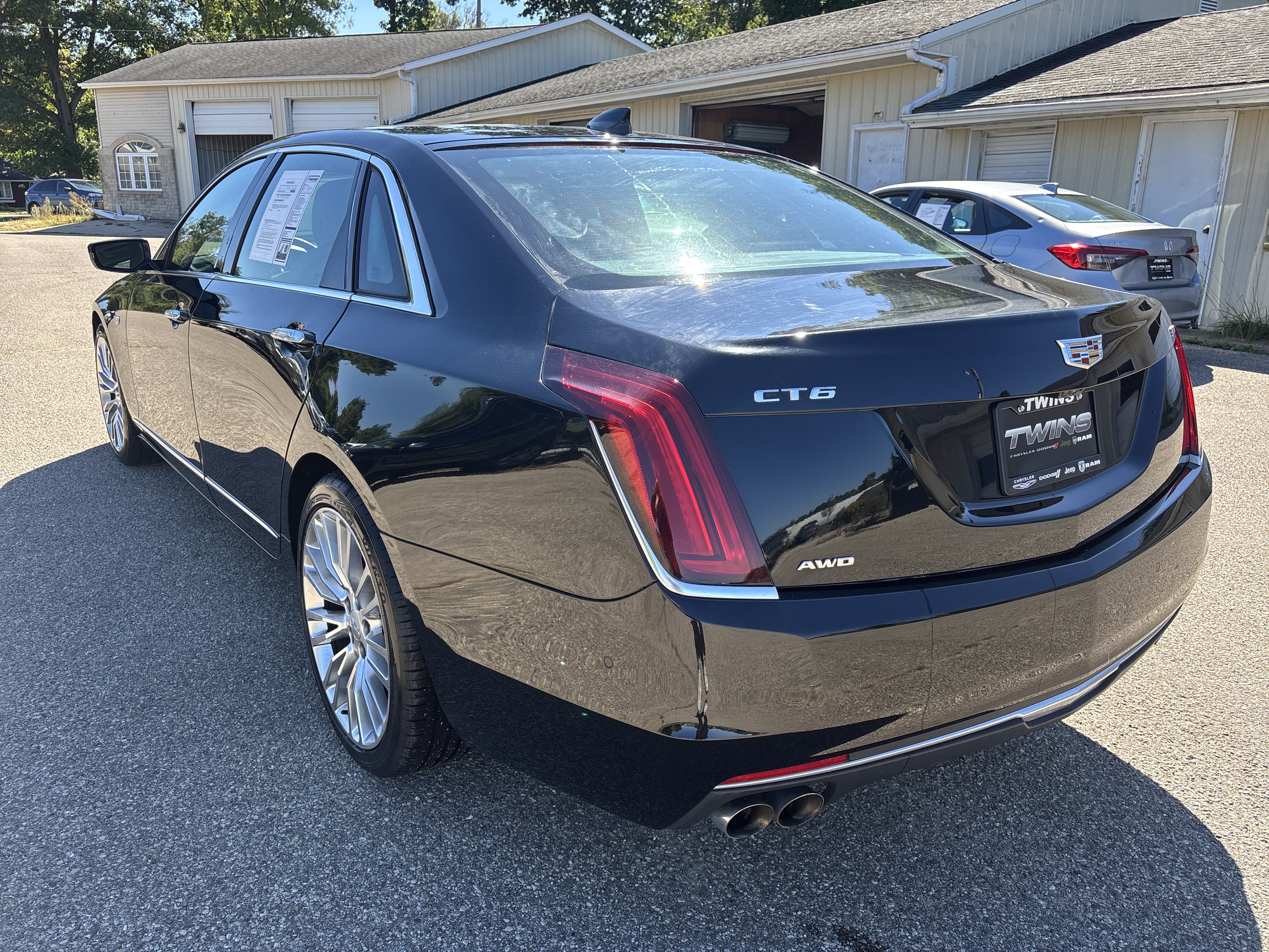Used 2018 Cadillac CT6 Premium Luxury w/ Super Cruise Package AWD/4WD image 2