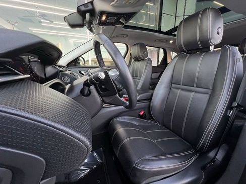 Used 2018 Land Rover Range Rover Velar S image 17