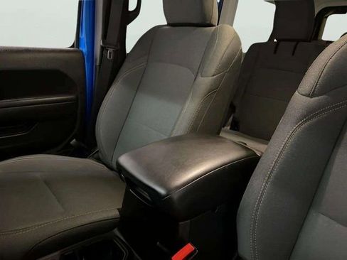Used 2024 Jeep Wrangler Unlimited image 9