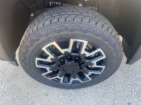 New 2025 GMC Sierra 2500 Denali Ultimate image 10