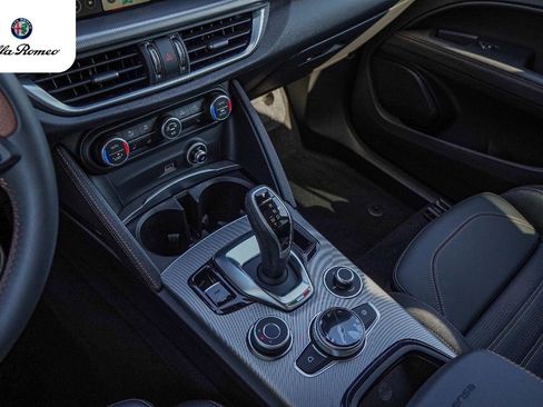 New 2025 Alfa Romeo Stelvio Sprint AWD/4WD image 14