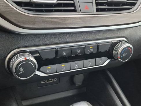 Certified 2025 Nissan Altima 2.5 SV FWD image 26