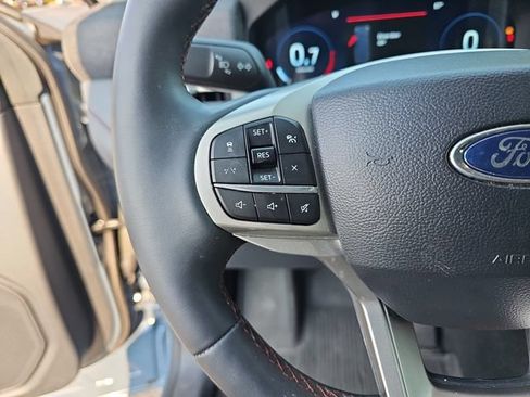 Used 2025 Ford Explorer Active w/ Active Comfort Package RWD image 19