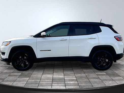 Used 2018 Jeep Compass Latitude FWD image 4