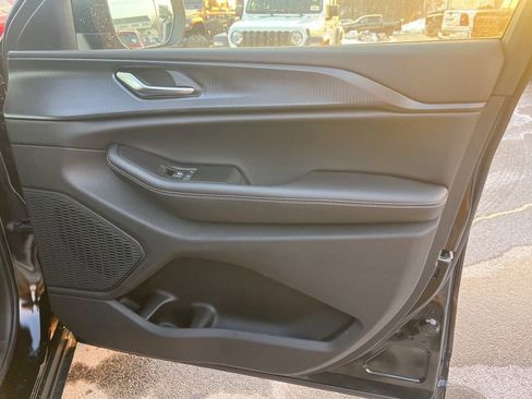 New 2025 Jeep Grand Cherokee Laredo X image 11