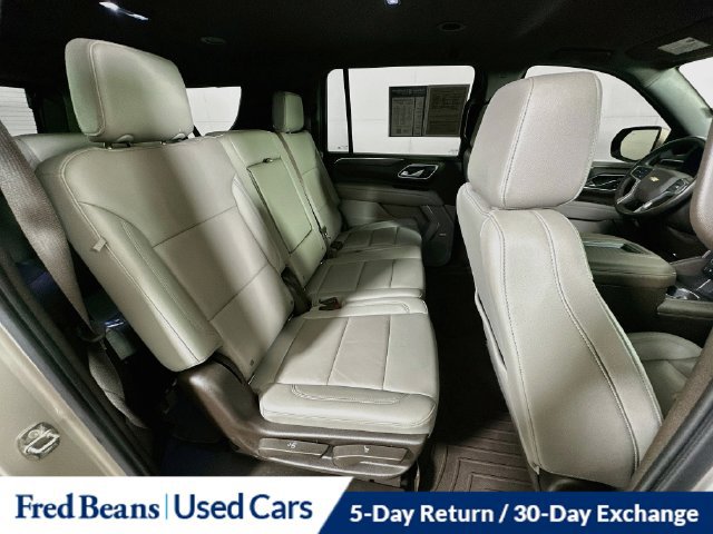 Used 2022 Chevrolet Suburban LT w/ Luxury Package AWD/4WD image 36