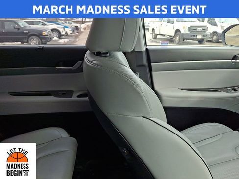Used 2023 Hyundai Palisade SEL w/ Premium Package image 13