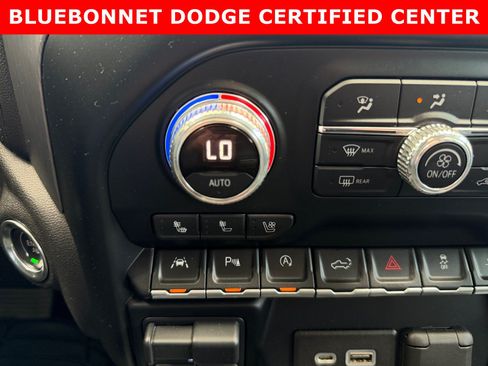 Used 2019 GMC Sierra 1500 Denali w/ Technology Package AWD/4WD image 19