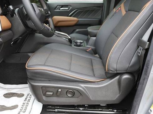 Used 2025 GMC Canyon AT4 AWD/4WD image 11