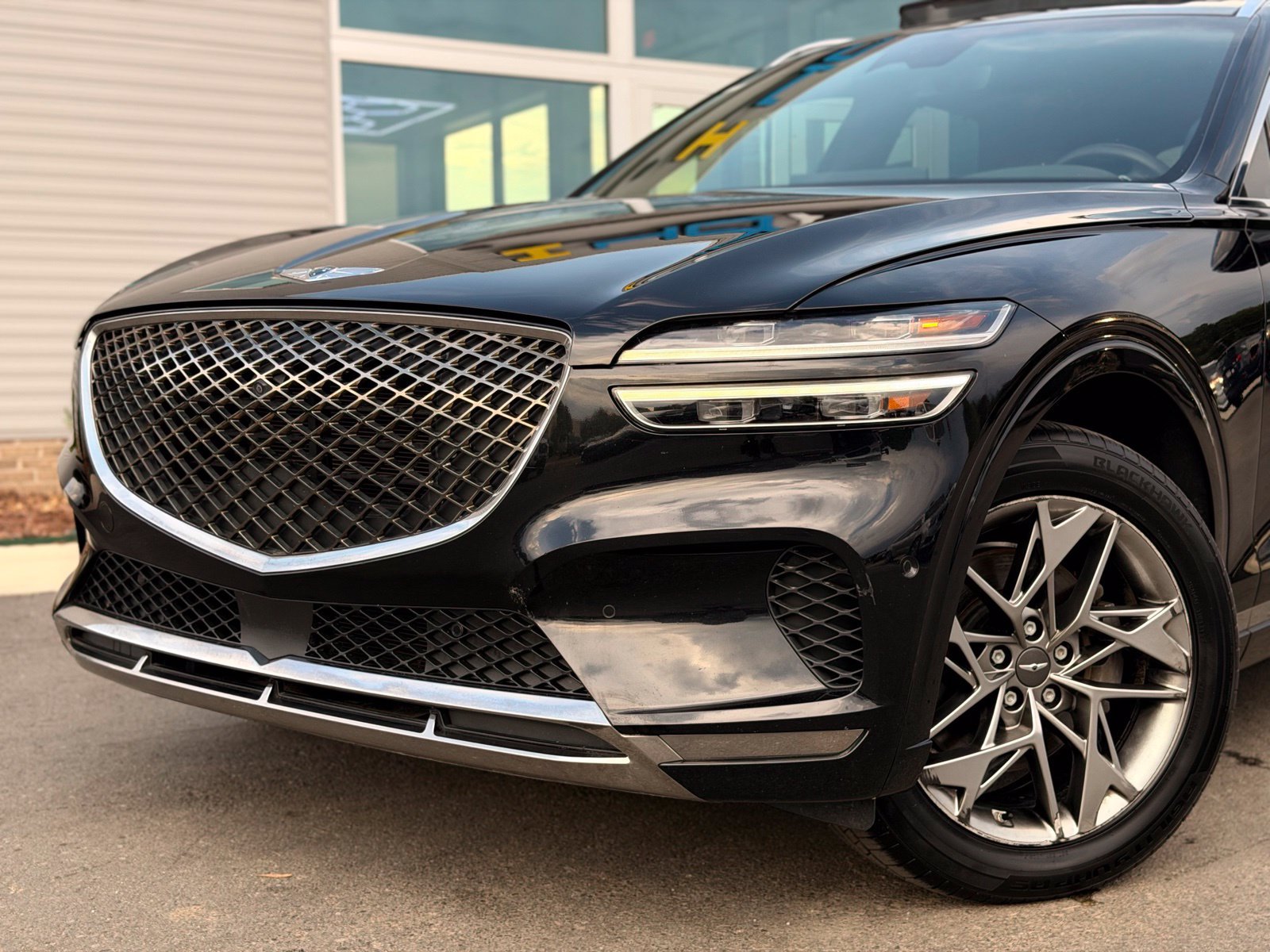 Used 2022 Genesis GV70 2.5T w/ Advanced Package AWD/4WD image 4