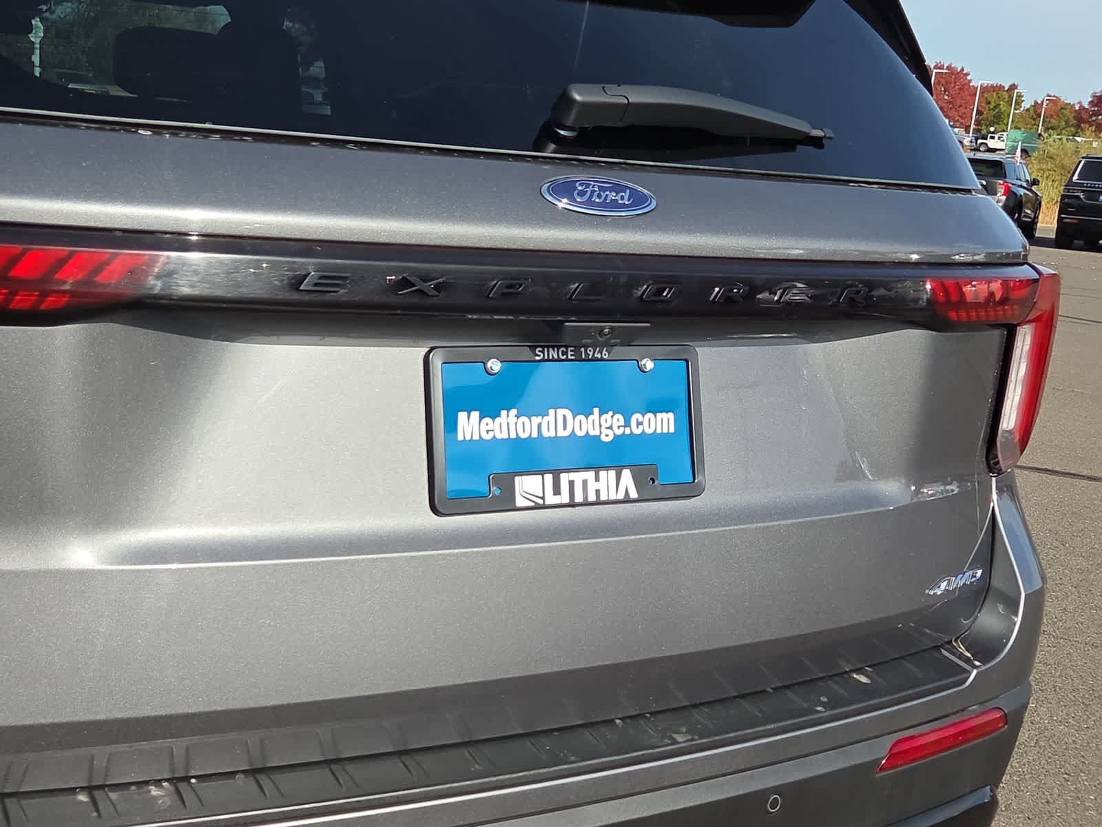 Used 2025 Ford Explorer ST-Line w/ ST-Line Street Pack AWD/4WD image 15