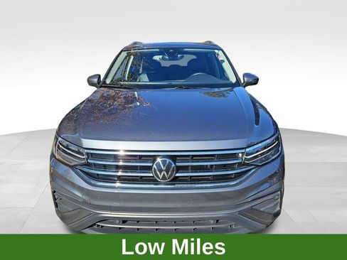 Used 2024 Volkswagen Tiguan SE image 2