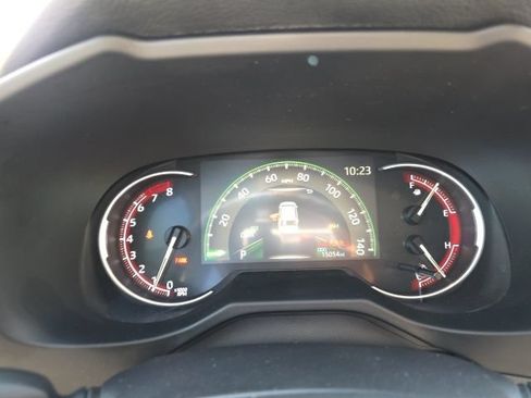 Used 2025 Toyota RAV4 XLE FWD image 25