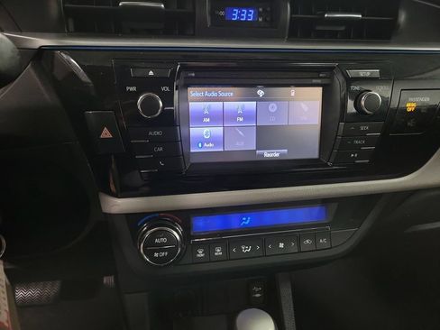 Used 2014 Toyota Corolla LE FWD image 17