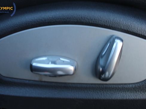 Used 2014 Porsche Cayenne Platinum Edition image 37