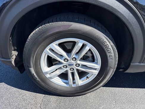 Used 2023 Ford Explorer XLT w/ Equipment Group 202A AWD/4WD image 22