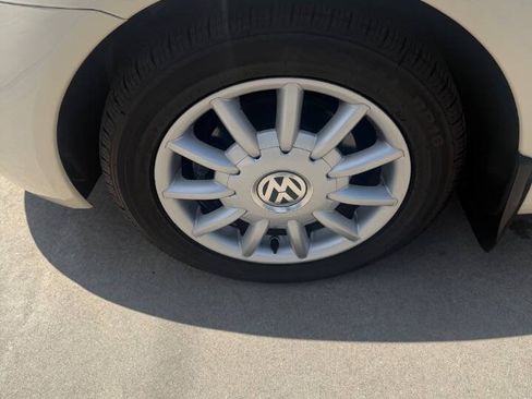 Used 2005 Volkswagen Beetle GLS FWD image 8