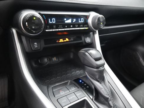 Certified 2024 Toyota RAV4 XLE FWD image 30