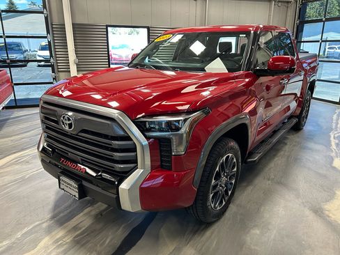 Used 2023 Toyota Tundra Limited AWD/4WD image 2